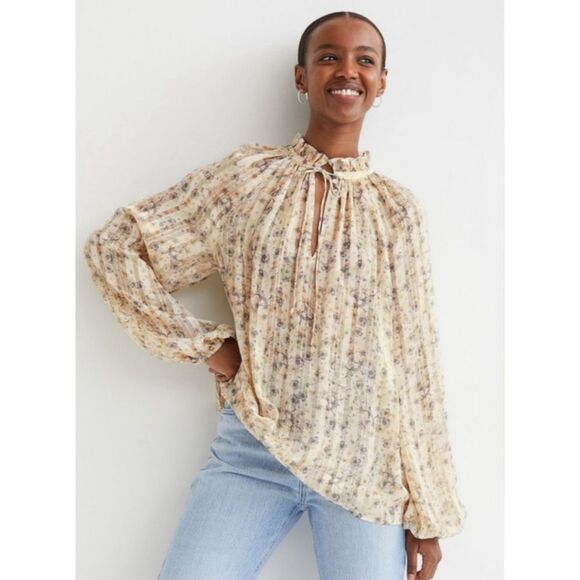 NWT H&M Size M Tie Detail Floral Long Sleeve Ruffle V-Neck Blouse with Smocking - Picture 12 of 15